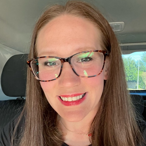 Meet your Posher, Kathy - Picture 2 of 2